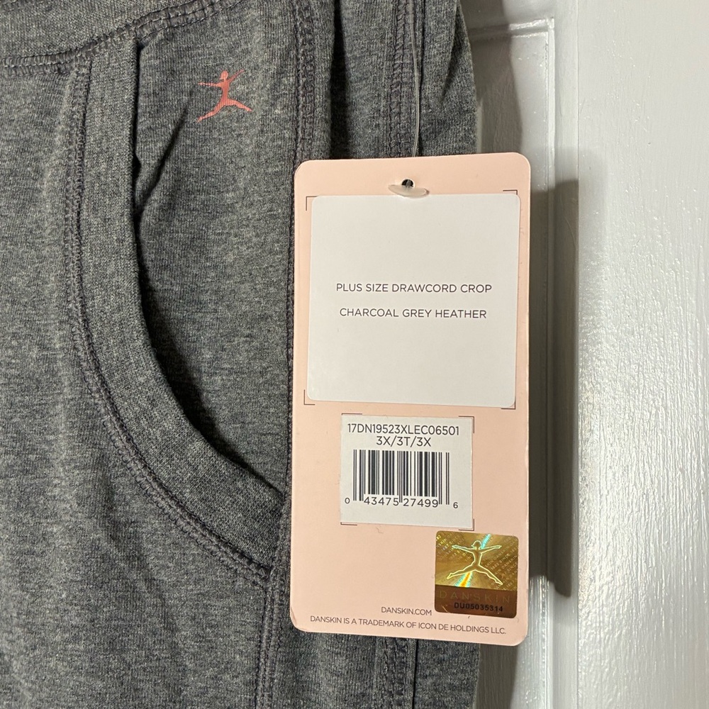 Danskin Crop Pants - Gray Bottoms  3X NWT - Picture 4 of 5